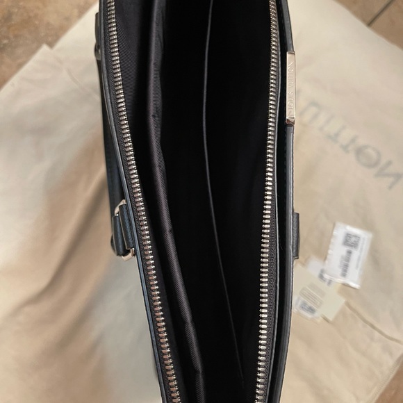 Louis Vuitton Briefcase, Anton Taiga Leather - Picture 13 of 16